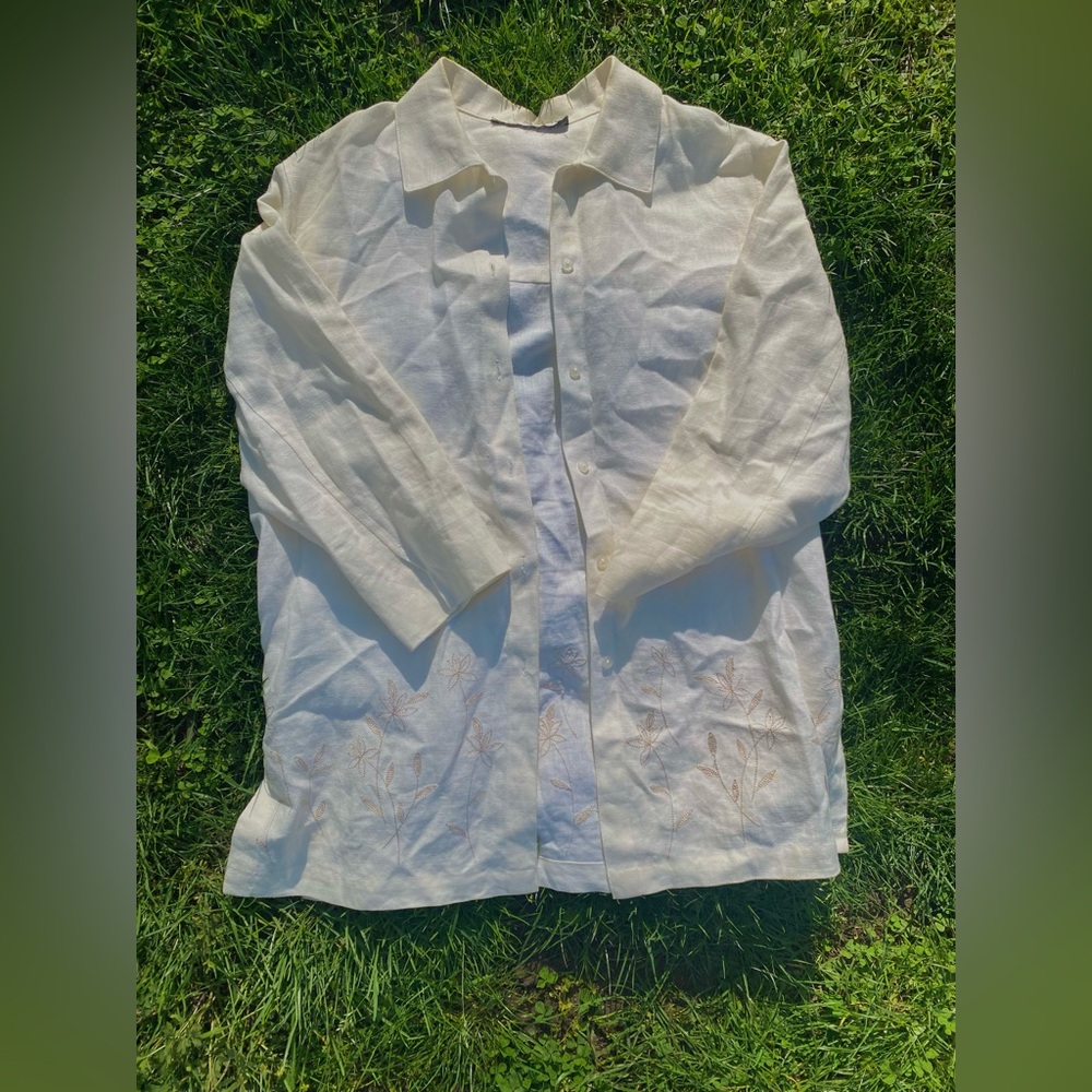 WHITE EMBROIDERED FLORAL BUTTON UP/ JACKET